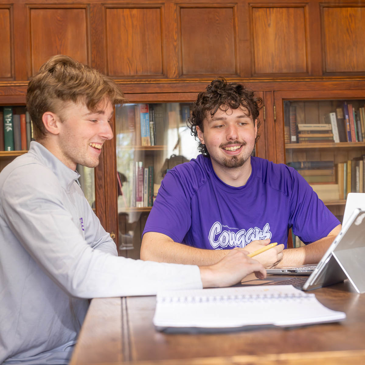 Chatham management students working together on Shadyside Campus
