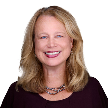 Headshot of Lori Claus