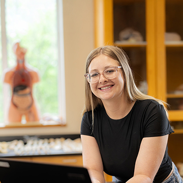 Chatham Biomedical Studies graduate student works in Pittsburgh lab
